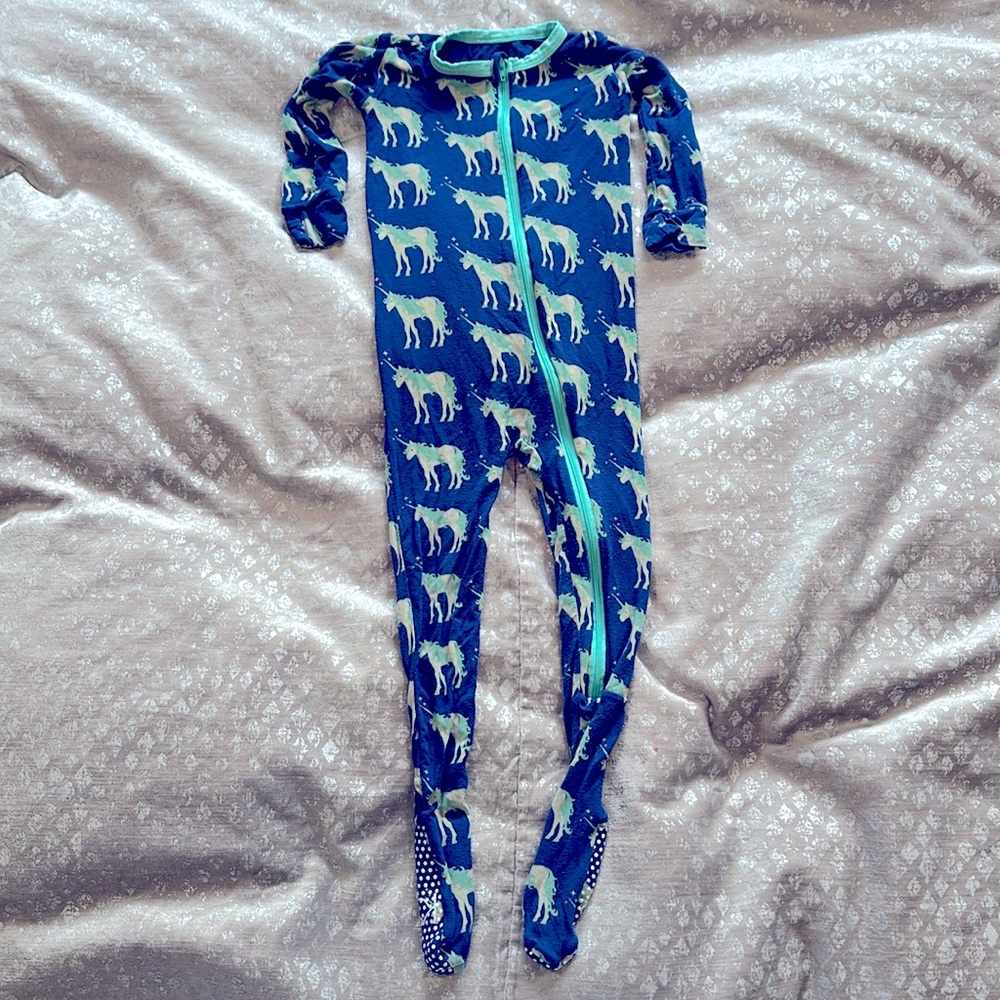 Kickee pants 2t unicorn pajamas